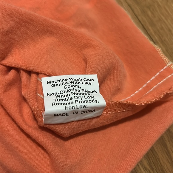 🚨SHEIN Women’s Orange Cream Graphic Crop Tank Top XL - Picture 7 of 7